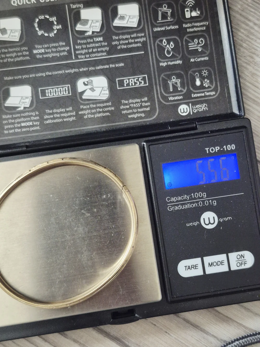 14k Yellow Gold Bangle Bracelet